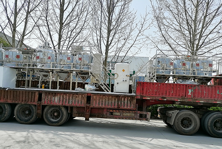 旭阳粮油机械承揽的800KG菜籽油精炼成套设备发往海南